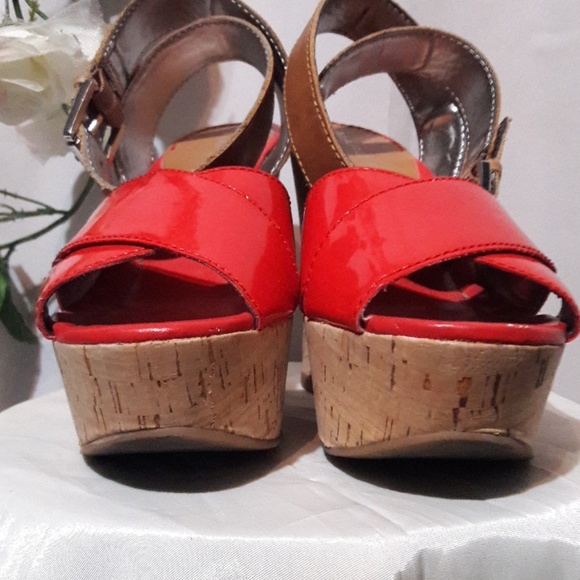 Marc Fisher cork sandals 5.5m Red w leather trim - Picture 4 of 5